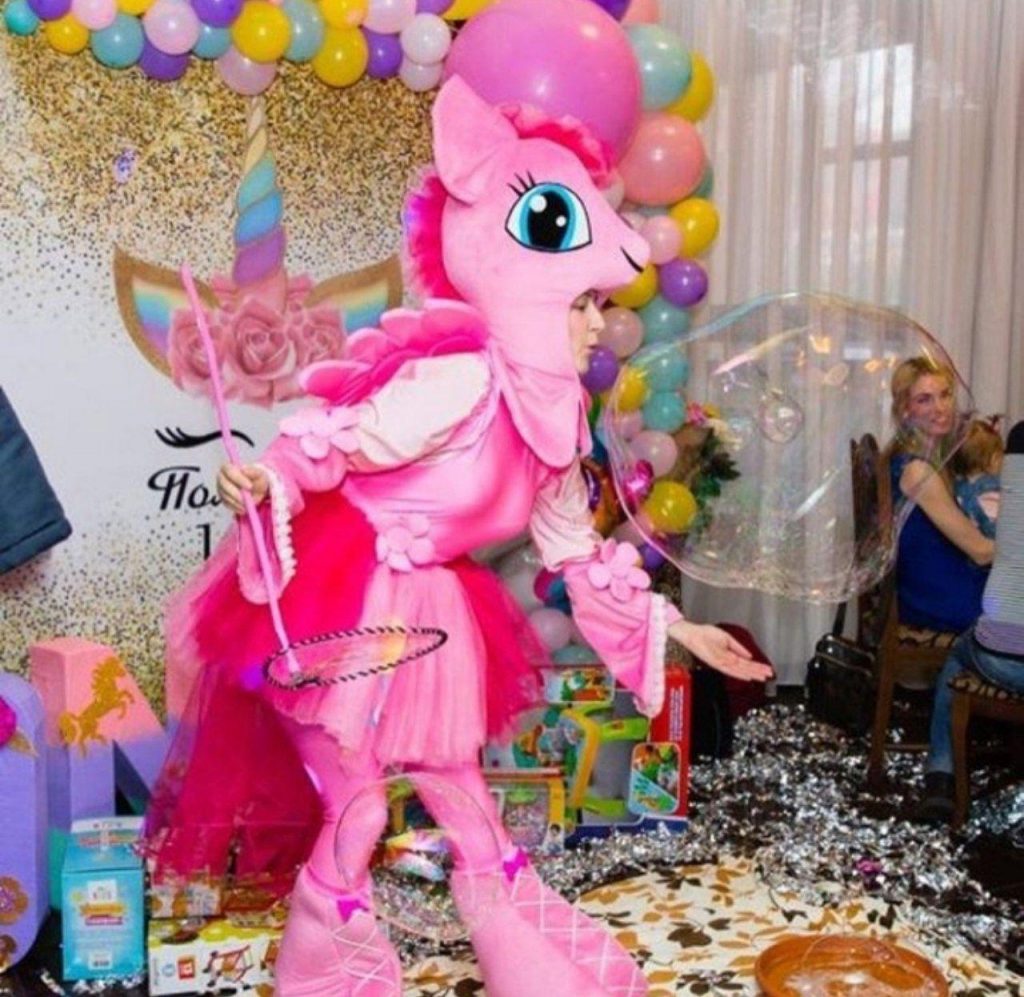 pinki_pay_my_litle_pony_and_show_milnih_puzirey